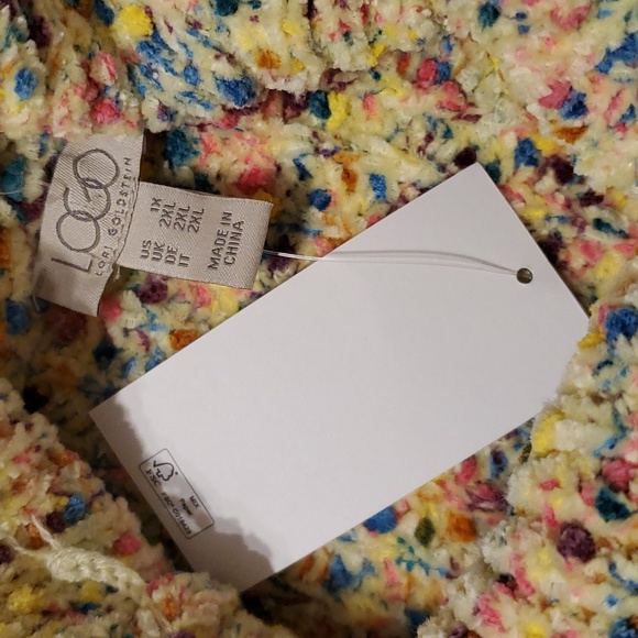 NWT  LOGO turtle neck sweater - Picture 5 of 7